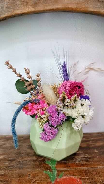 Jarroncito con Flores Preservadas