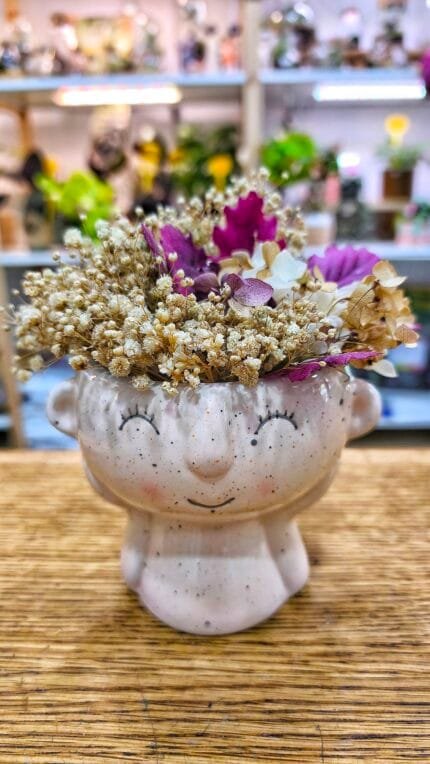 Jarrón Niña con Flores Preservadas