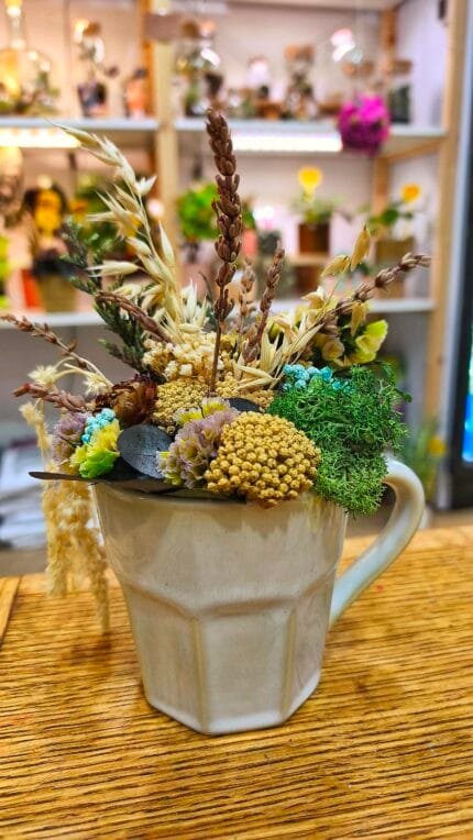 Taza Cerámica con Flor Preservada